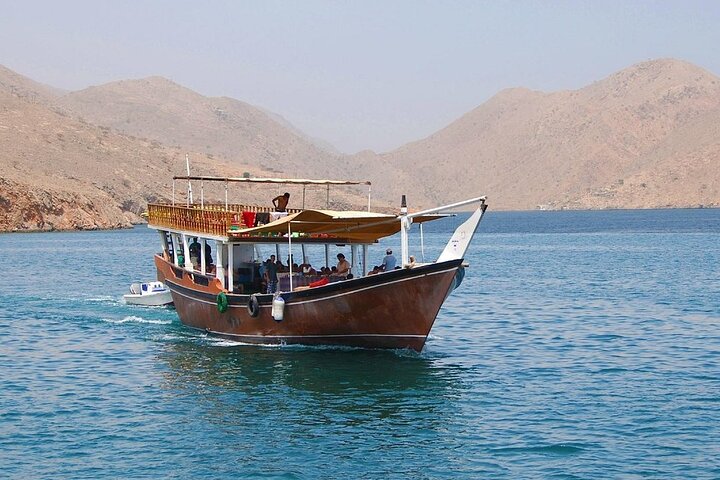 Musandam Dhow Cruise – Bye & Fly