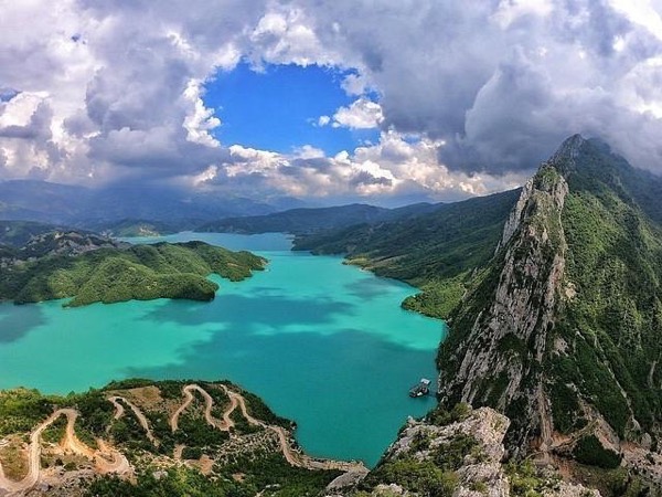 Day 4: Tirana Walking Tour and Bovilla Lake